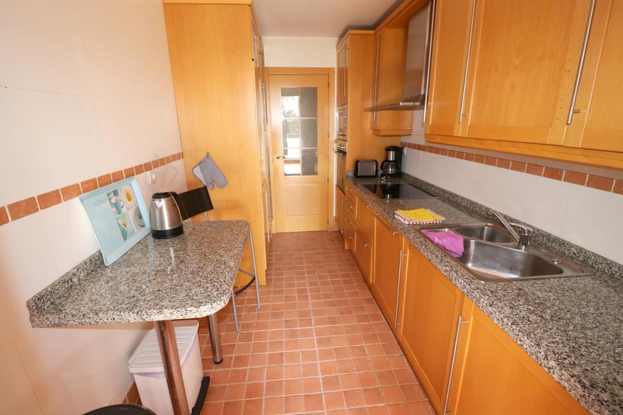 Salinas. Apartment For 4. Terrace/Parking/Pools/Gym/4Mins Beach Estepona Bagian luar foto